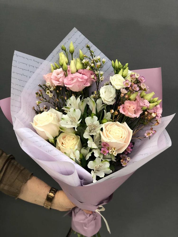 Букет цветов из: Альстромерии, Розы и Лизиантусы в Ферзиково