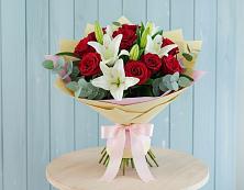 Букет цветов из:  Лилии и Розы в Ферзиково