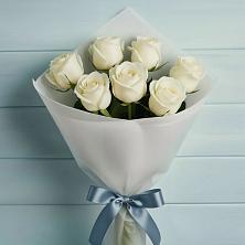 Букет 7 Белых роз Эдлесс Лав в Ферзиково