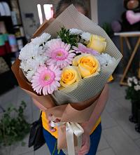 Букет цветов из:  Герберы, Розы и Хризантемы в Ферзиково