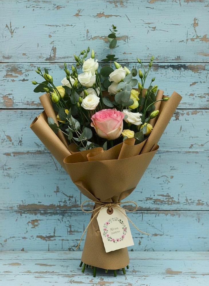 Букет цветов из: Розы и Лизиантусы в Ферзиково