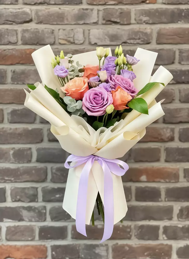 Букет цветов из: Лизиантусы и Розы в Ферзиково