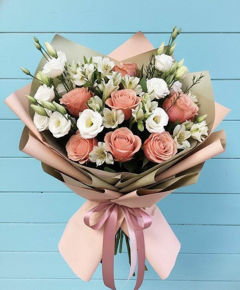 Букет цветов из: Розы, Альстромерии и Лизиантусы в Ферзиково