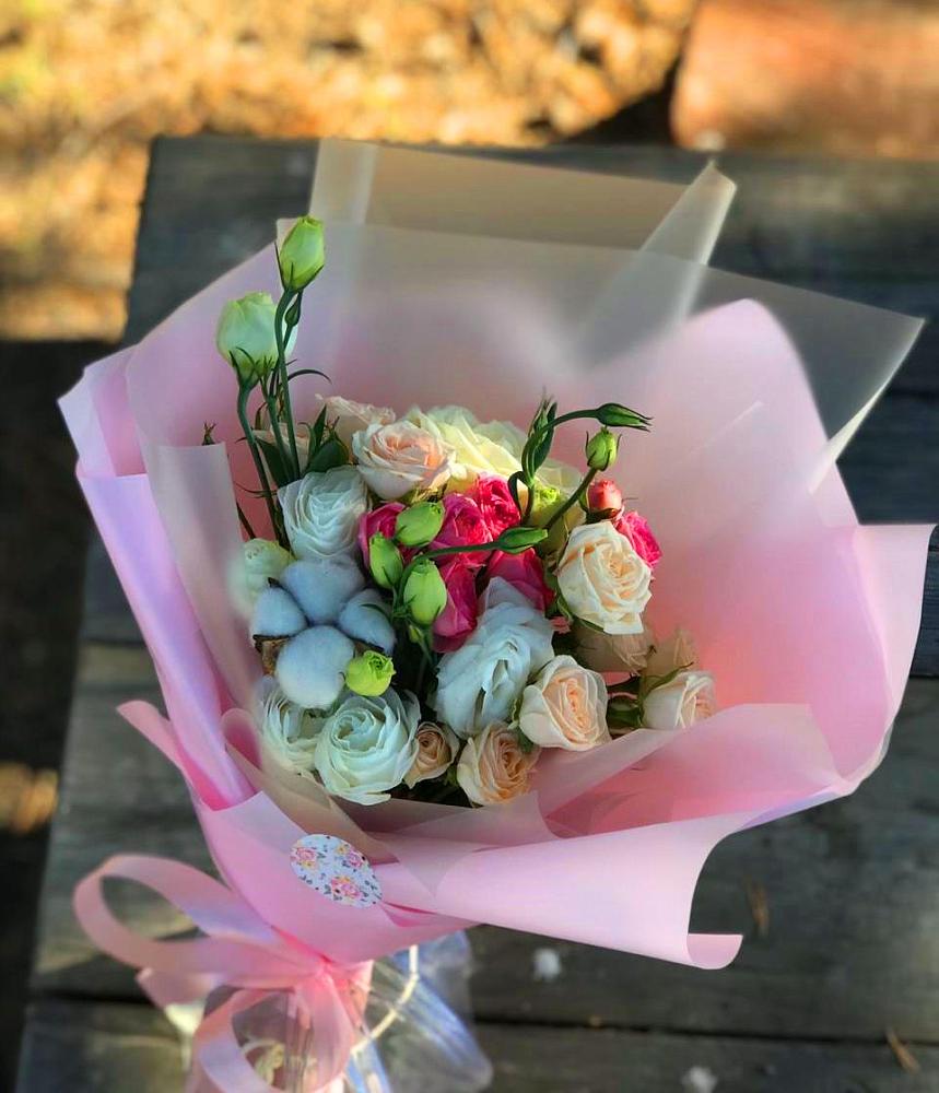 Букет цветов из: Розы и Лизиантусы в Ферзиково