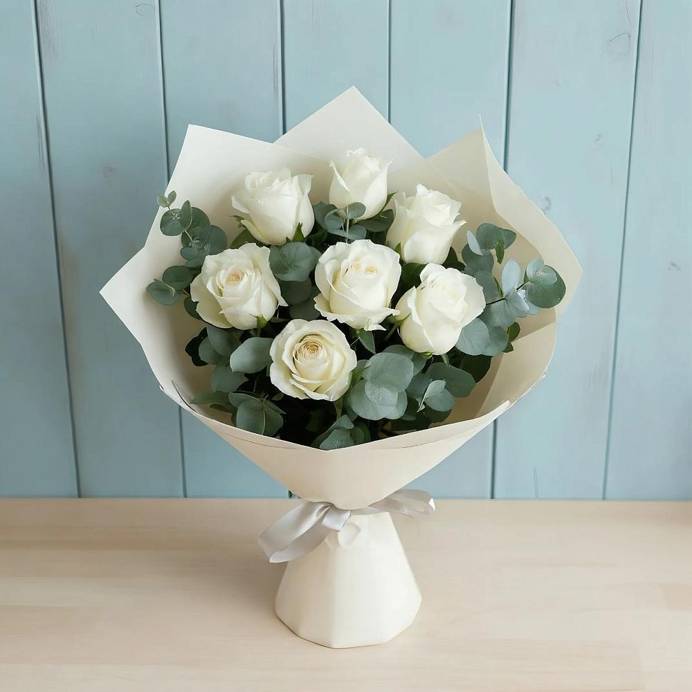 Букет Белые розы в Эвкалипте в Ферзиково