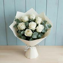 Букет Белые розы в Эвкалипте в Ферзиково