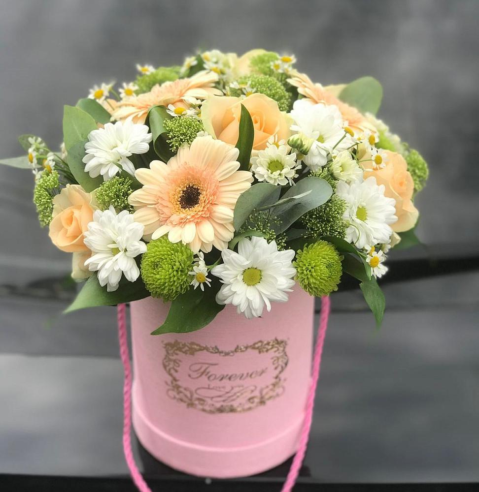 Цветочная композиция из Розы, Герберы и Хризантемы в шляпной коробке в Ферзиково