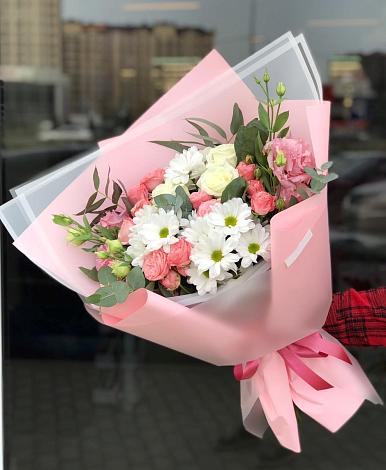Букет цветов из: Розы, Лизиантусы и Хризантемы в Ферзиково