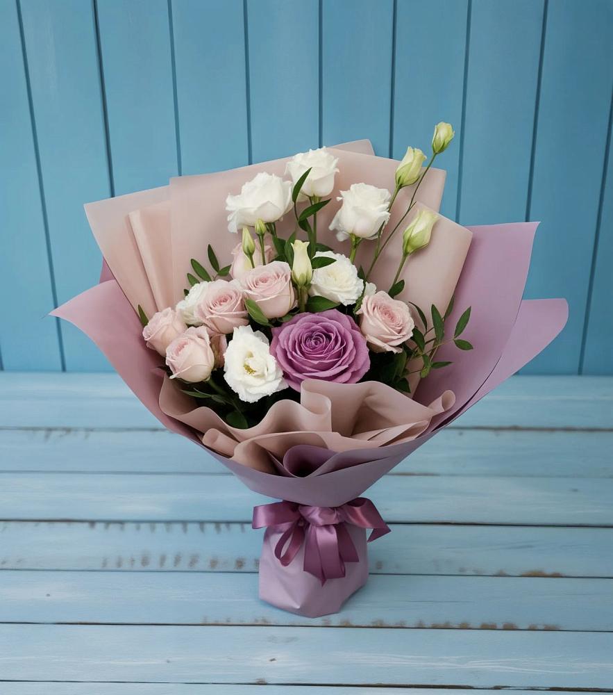 Букет цветов из: Розы и Лизиантусы в Ферзиково